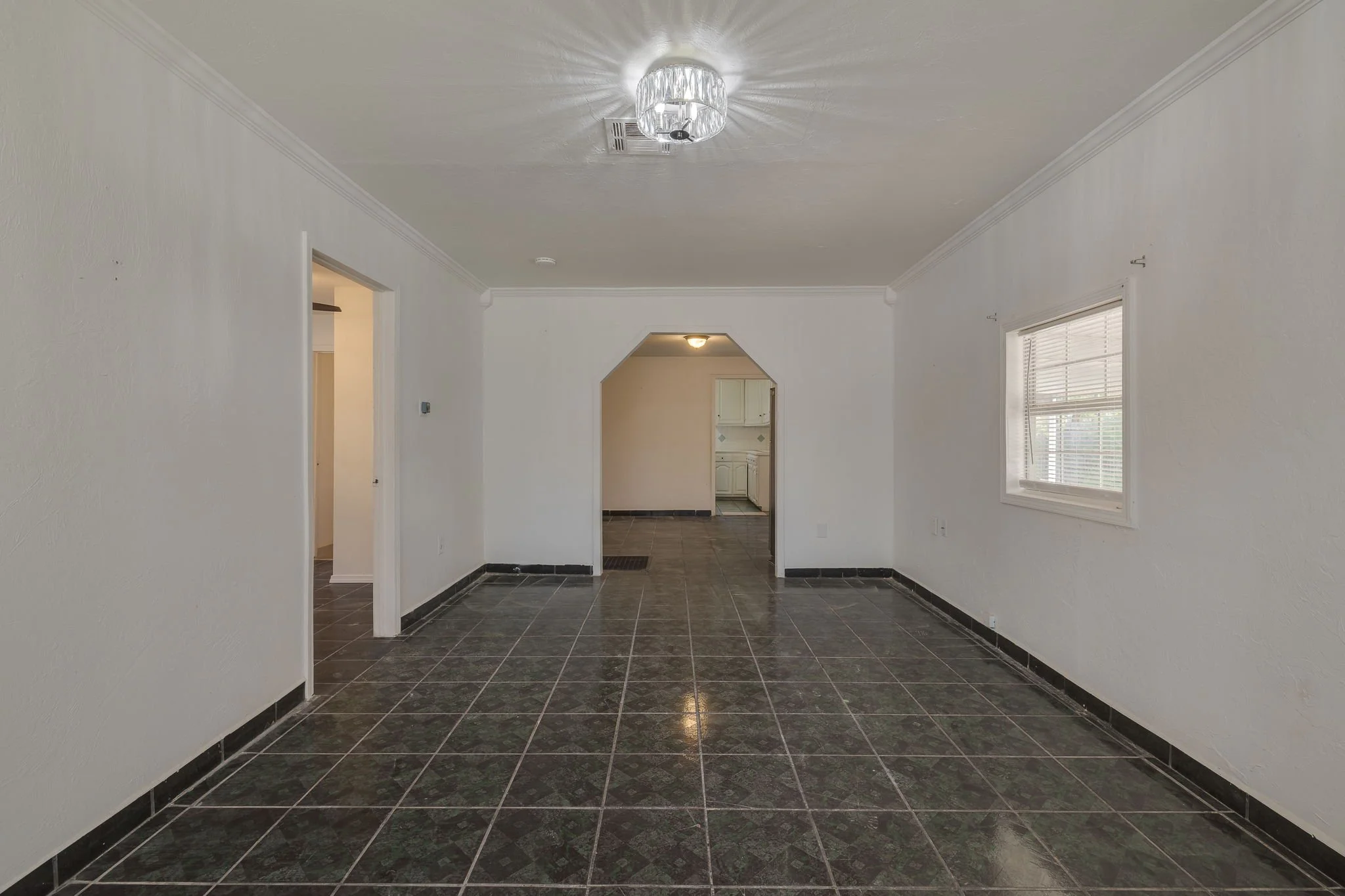 10-1615 NW 11th St OKC-10.jpg