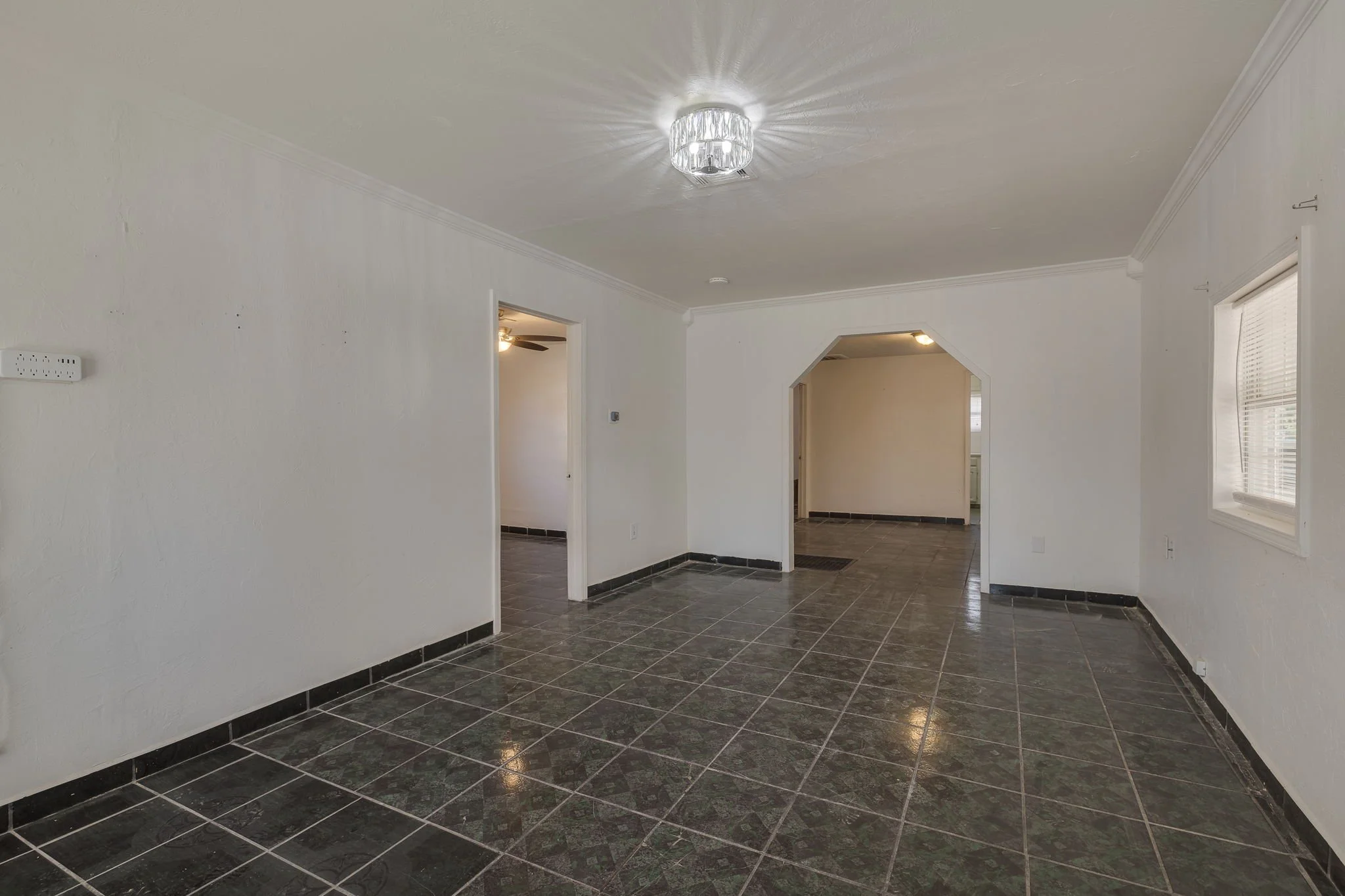 11-1615 NW 11th St OKC-11.jpg