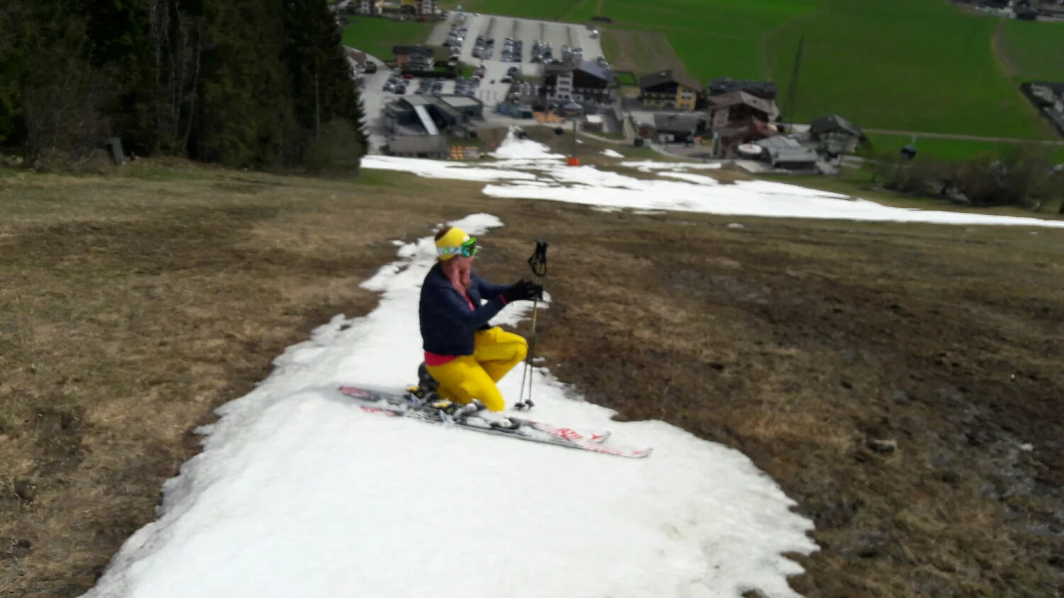 Another blurry photo of Gaby, last day of skiing season 16/17
