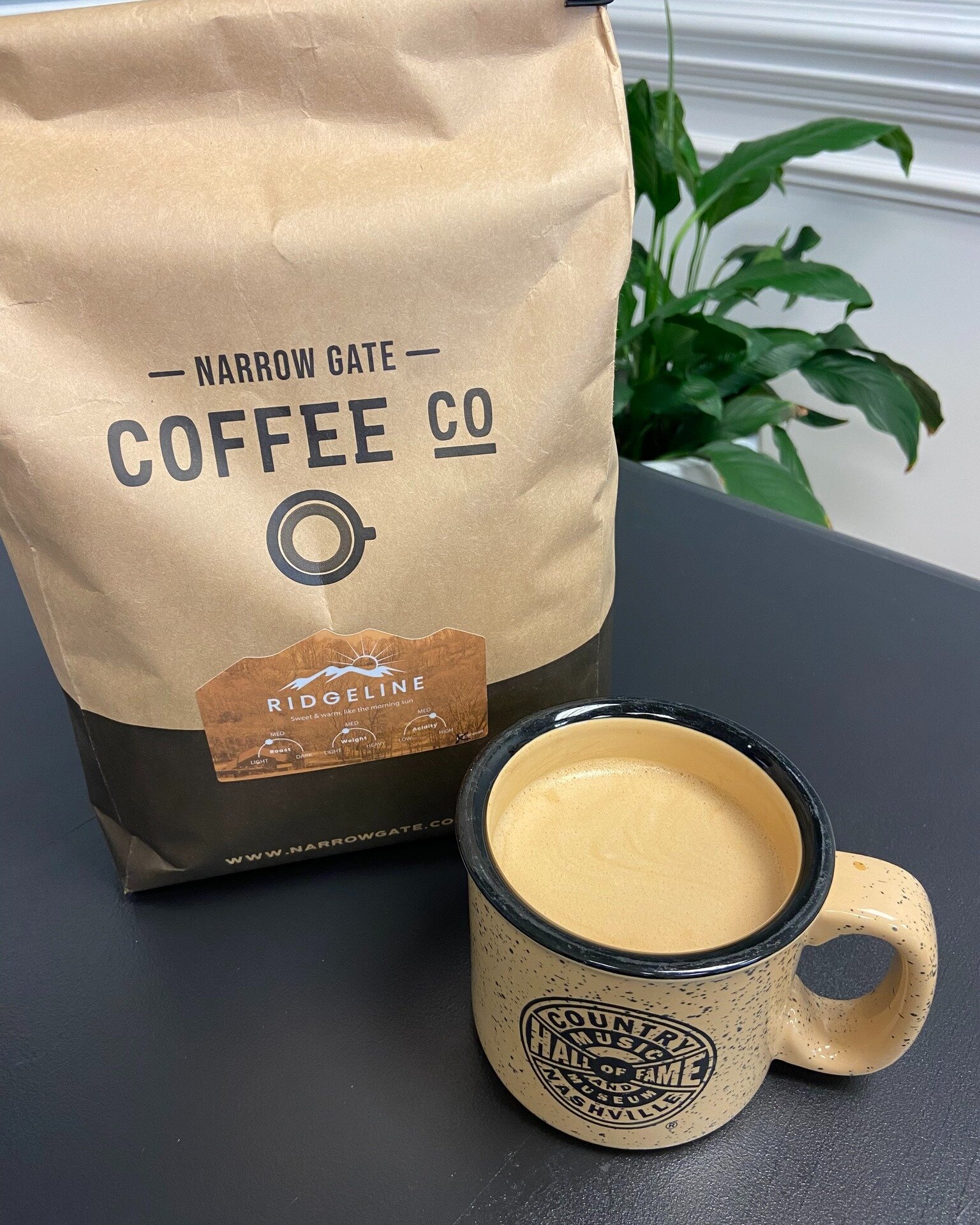 We believe in cultivating connections with other businesses through our closings. When we met @neb_snoyl and his mission-driven @narrowgatecoffeeco, we had to try some.