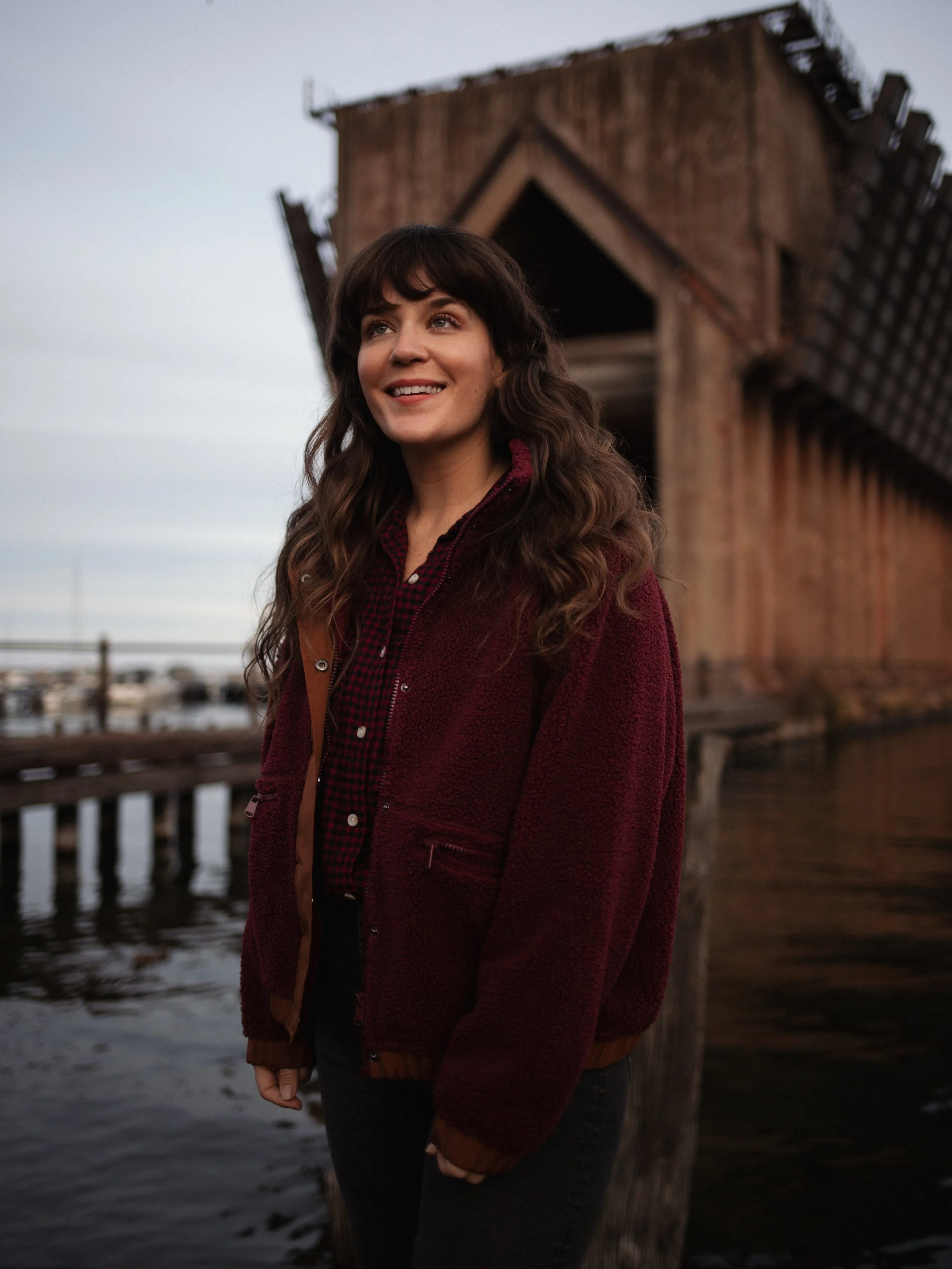 A little burgundy monochromatic outfit moment by the Ore Dock 🍂