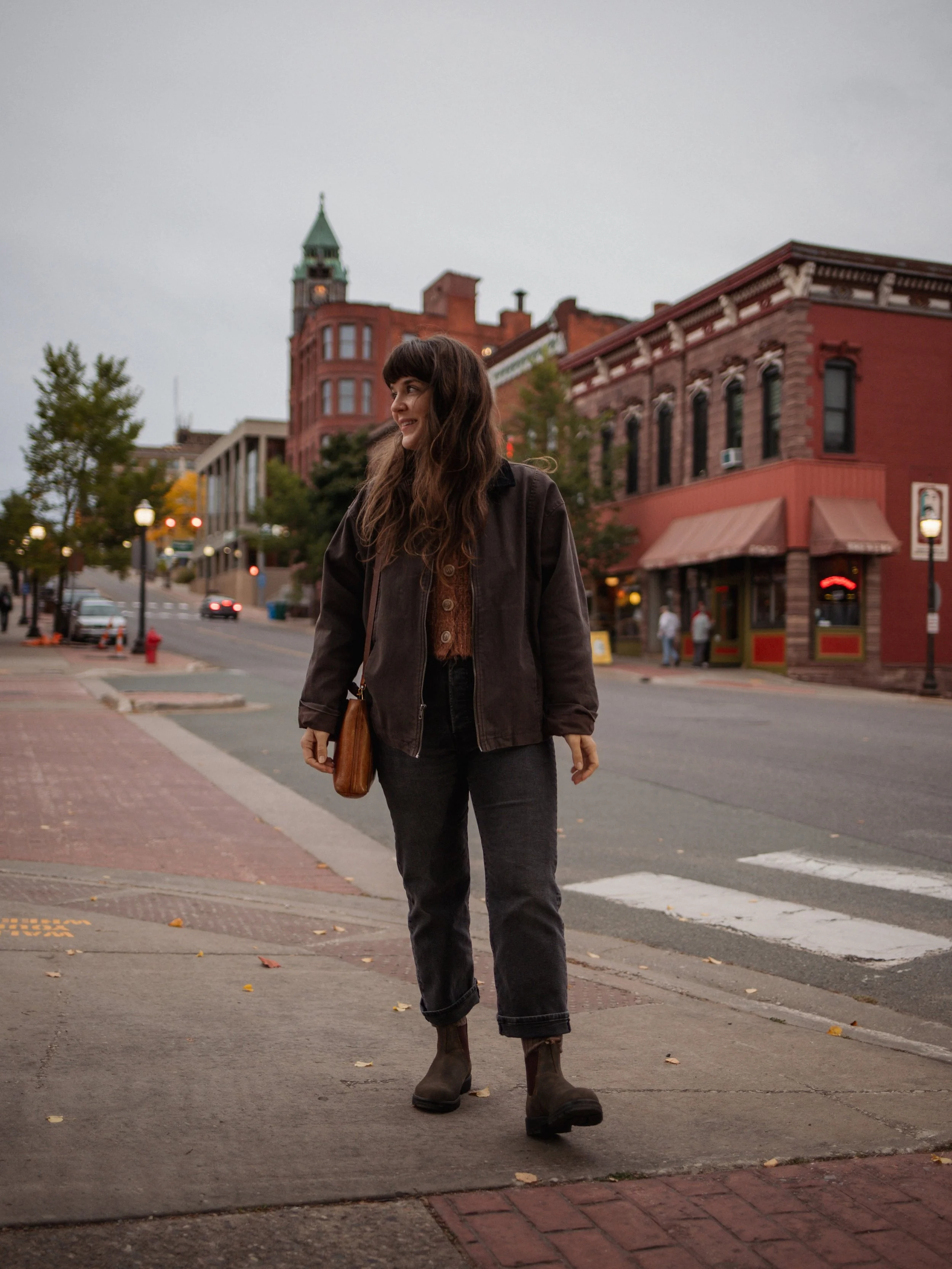 Those quiet, warm, moody vibes downtown in Marquette are always elite 🍂
