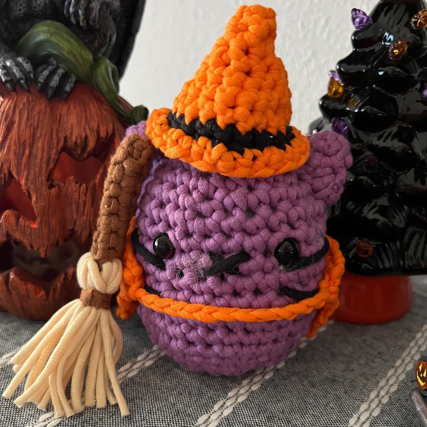 My first Wooble! I wanted a fun, creative project for Halloween. The cloak is imperfect and the witches hat is a little crooked but I love my Salem the Cat!! 🧡💜🧡💜🧶🎃👻🐈&zwj;⬛ #crochet #thewoobles #salemthecat #halloweenfun🎃 #amigurumi
