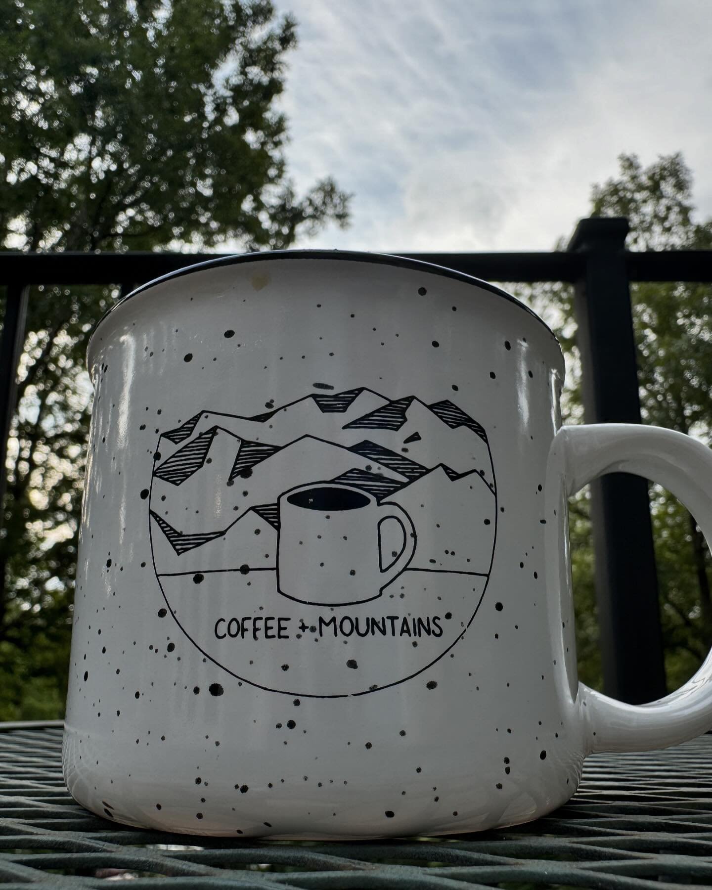 &lsquo;Nuff said. ☕️🍂
#writingretreat #lakelife #septembervibes🍁 #mountainmornings