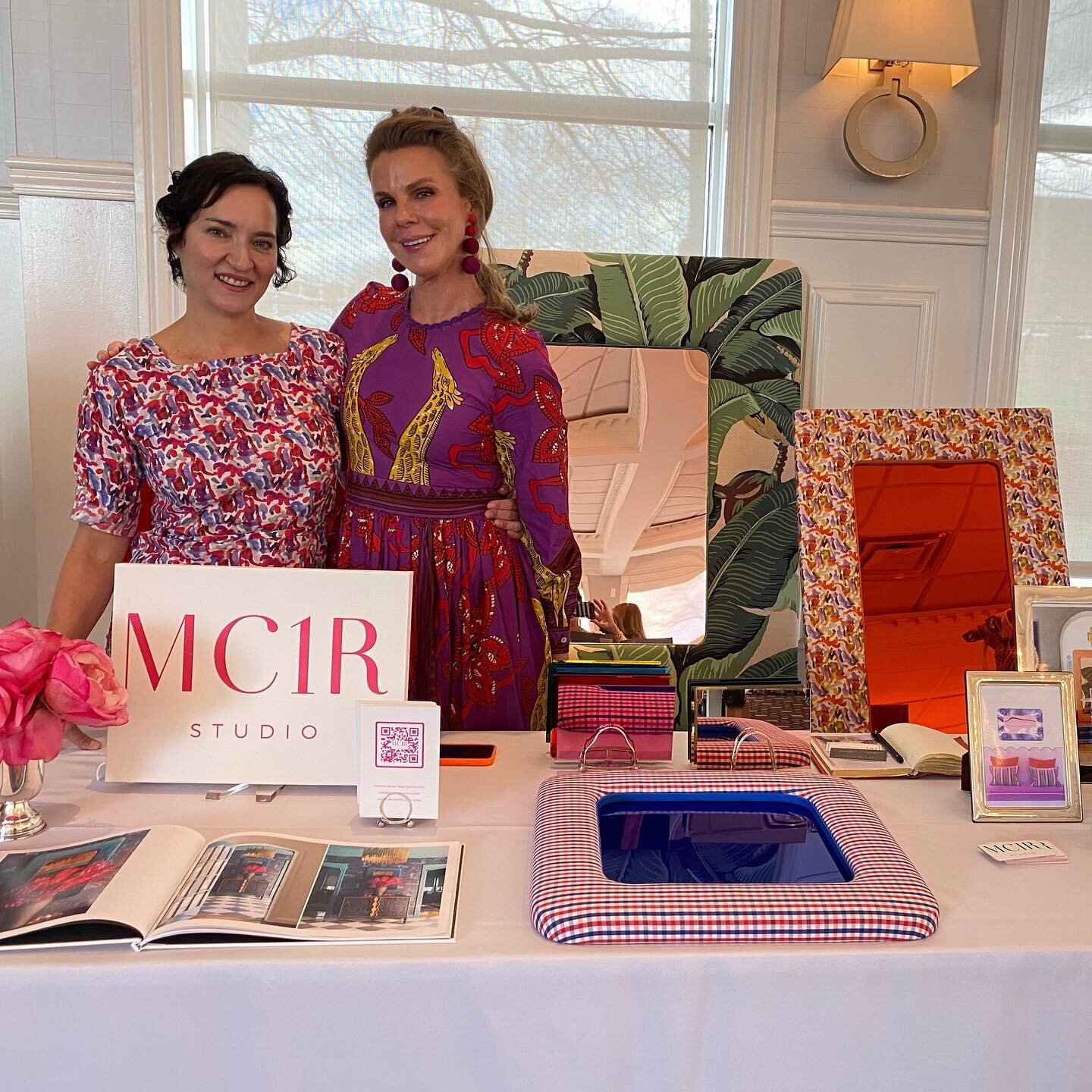 @mc1rstudio and #electraeggleston having fun at @thedesignsocialpopup Lexington! 🥰 The talented Liz Wilson designs one of a kind acrylic mirrors with custom colors, fabric and backing. @cwstockwell and @electraeggleston fabrics in background, they a