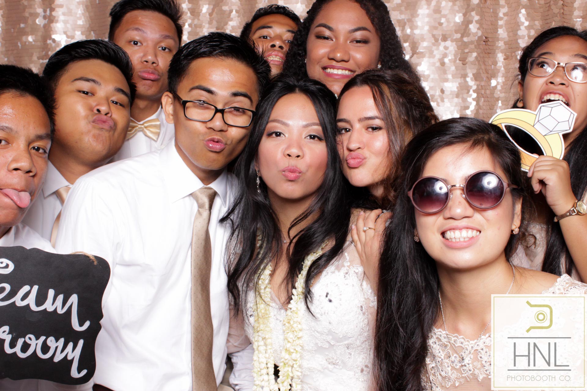 Desiree Tungpalan Wedding Honolulu Country Club Oahu Hawaii Photo Booth-192.jpg