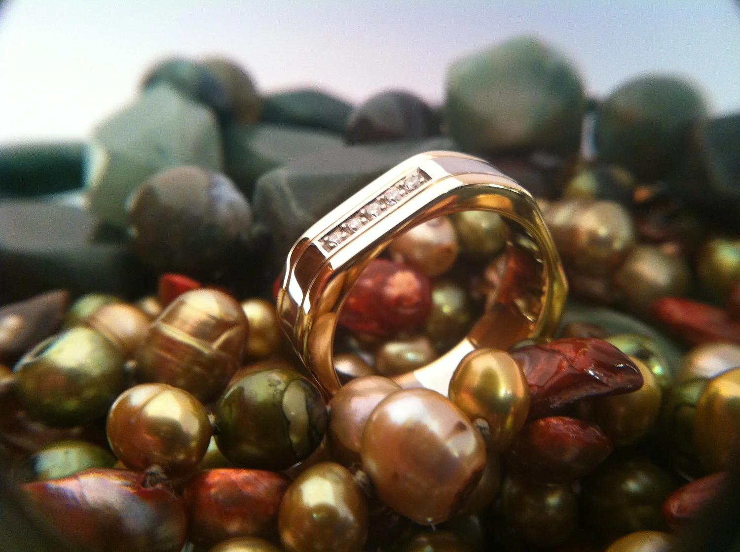 Anillo en oro amarillo y blanco y diamantes