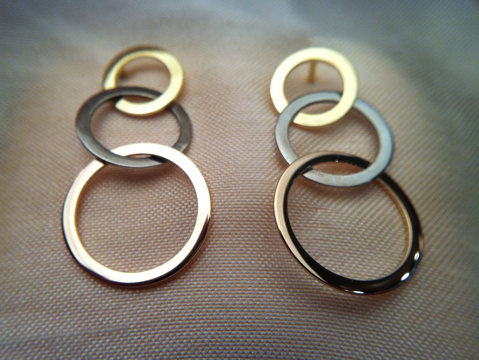 Aros en oro amarillo