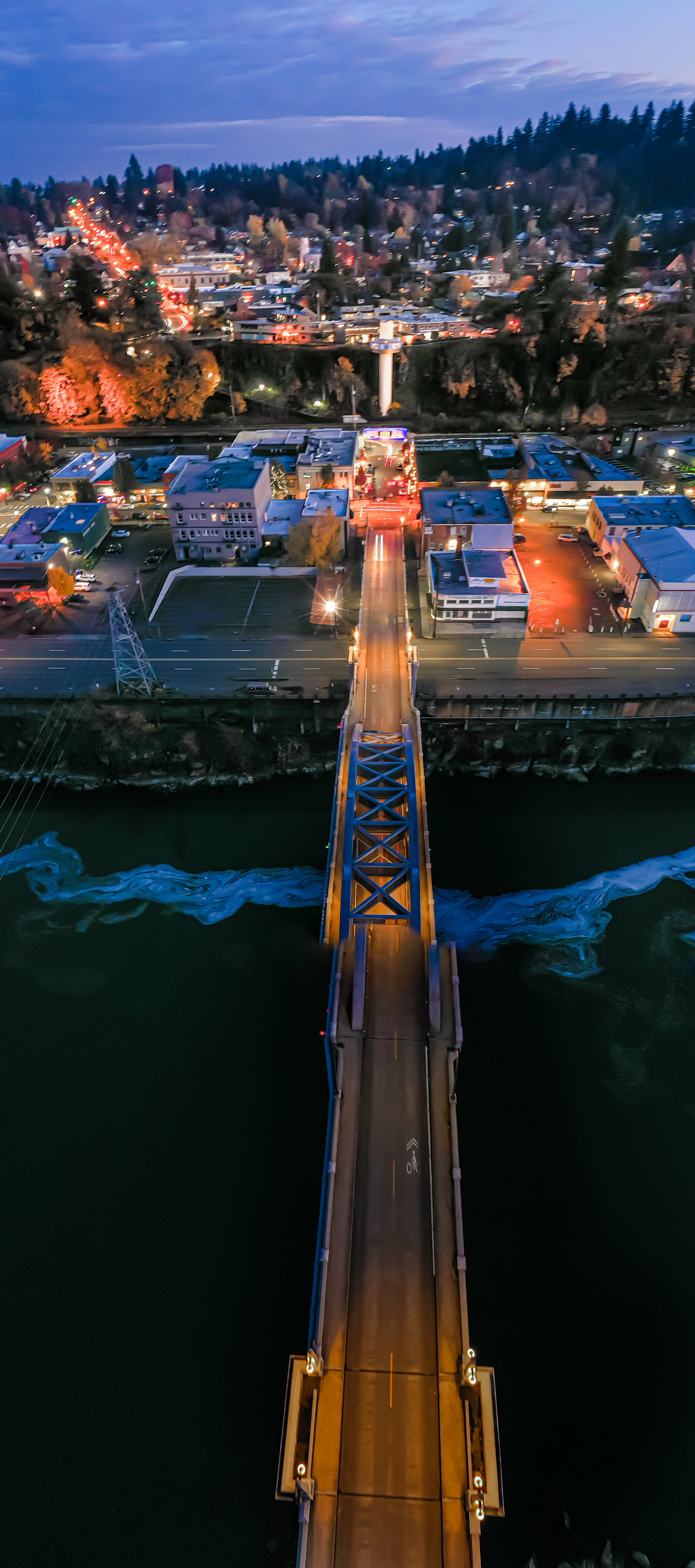 Oregon City panorama - bridge and elevator