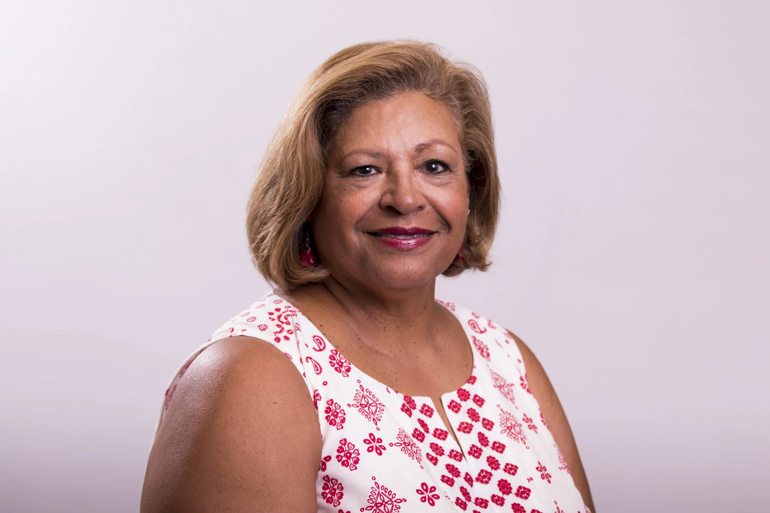 Phyllis Nichols Headshot.jpg