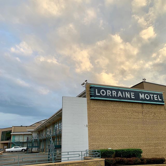 Day 2 of #LTClassVII’s Session I visit to West Tennessee started at the historical Lorraine Motel with a conversation on education. ———————————
West Tennessee Day 2 •
“Is Education the Civil Rights Issue of Our Time?” @ncrmuseum •
“Downtown Economic and Entrepreneur Environment” at IndigoAg
•
“Memphis Medical District Collaborative” @stjude •
#memphis #education #economicdevelopment #agriculture #leadershiptn #ltclassvii #indigoag #stjude