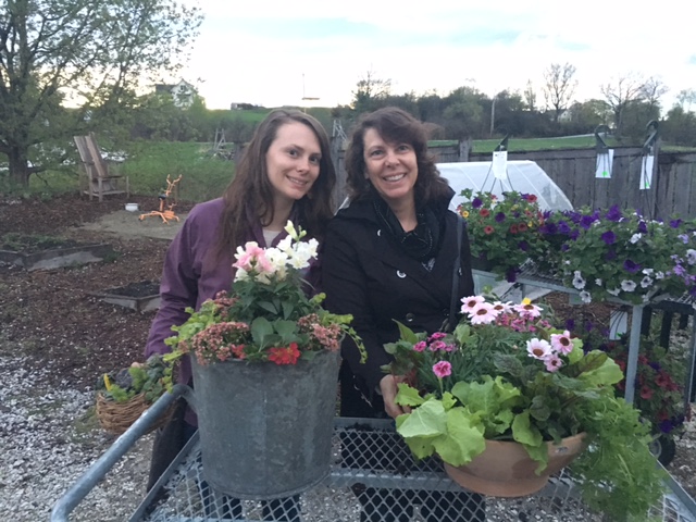 Another mother / daughter team, Ariel and Tammy, made these stunners using alyssum, creeping jenny, snapdragons, dianthus, argyranthemum, Tokyo bekana mustard, and chervil. Swoon!