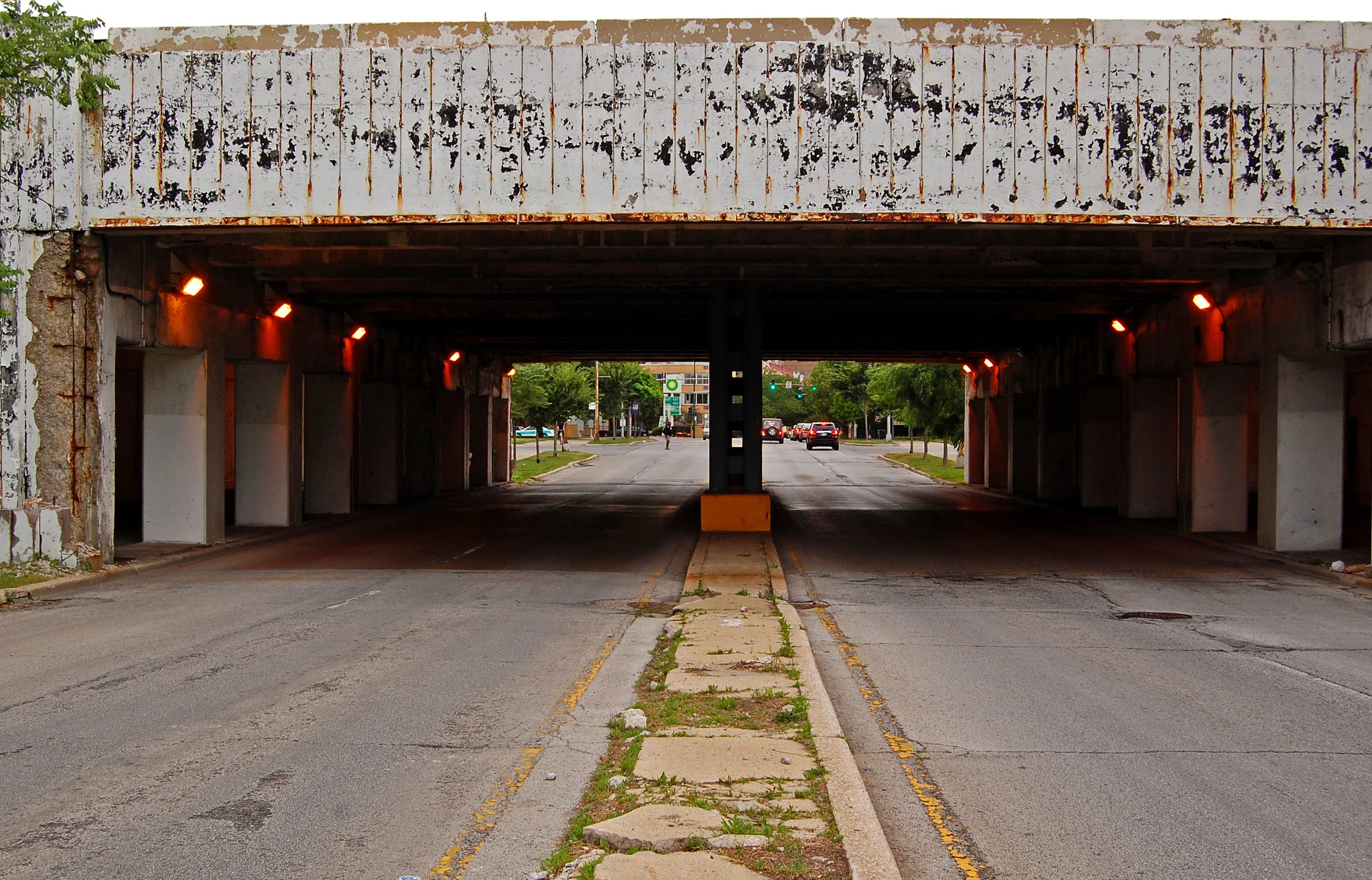 26new389lawrenceunderpass (1).jpg
