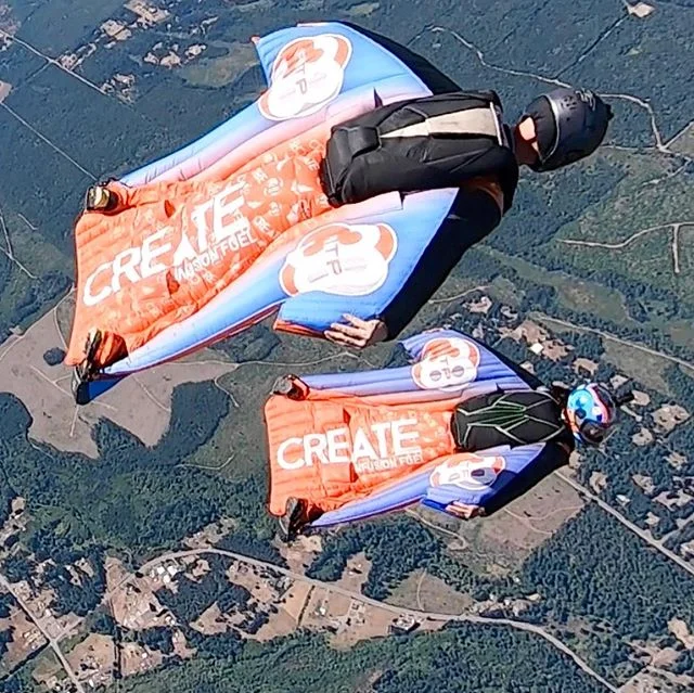 Three way @skydivekapowsin @savagesac @mattrosado1 @tristonb1