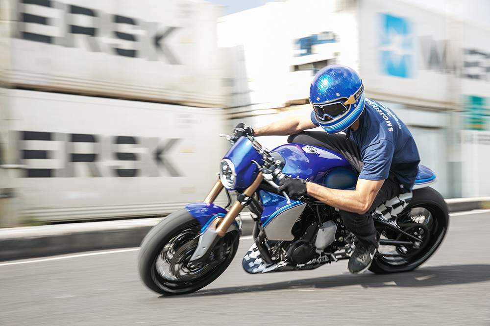vigtig sjæl Marquee Moto Film: Smoked Garage | Kawasaki ER6N Café Racer — Fuel Tank