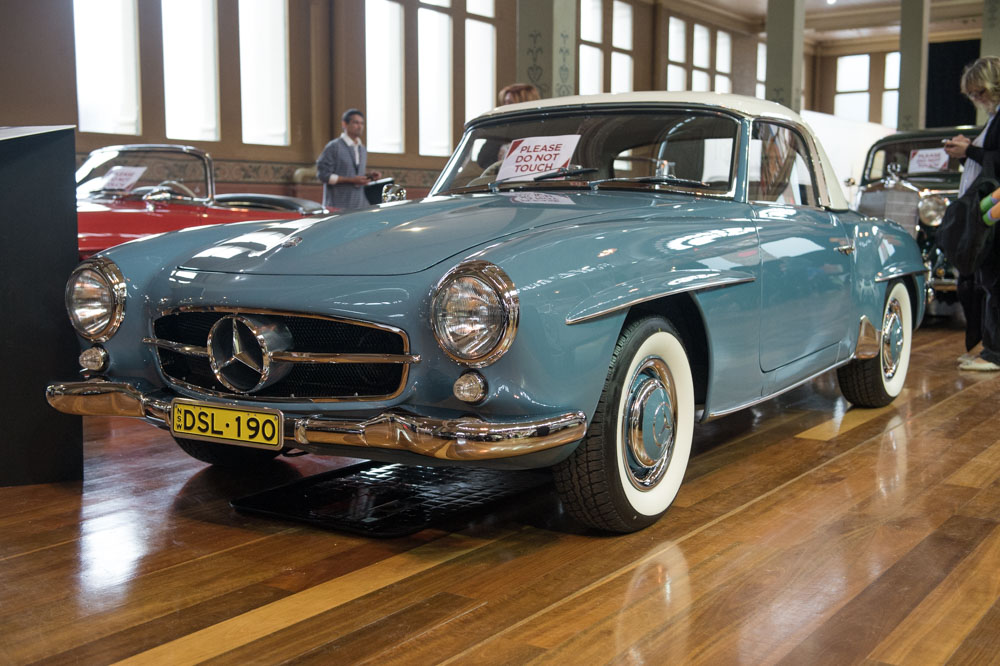 1959 Mercedes-Benz 190SL in a perfect colour scheme.