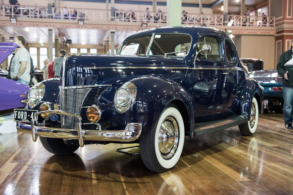 1940 Ford Deluxe 2-Door Coupe.