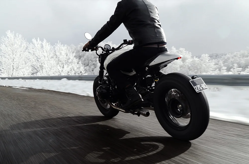 bmw-nine-t-baak-riding-3.jpg