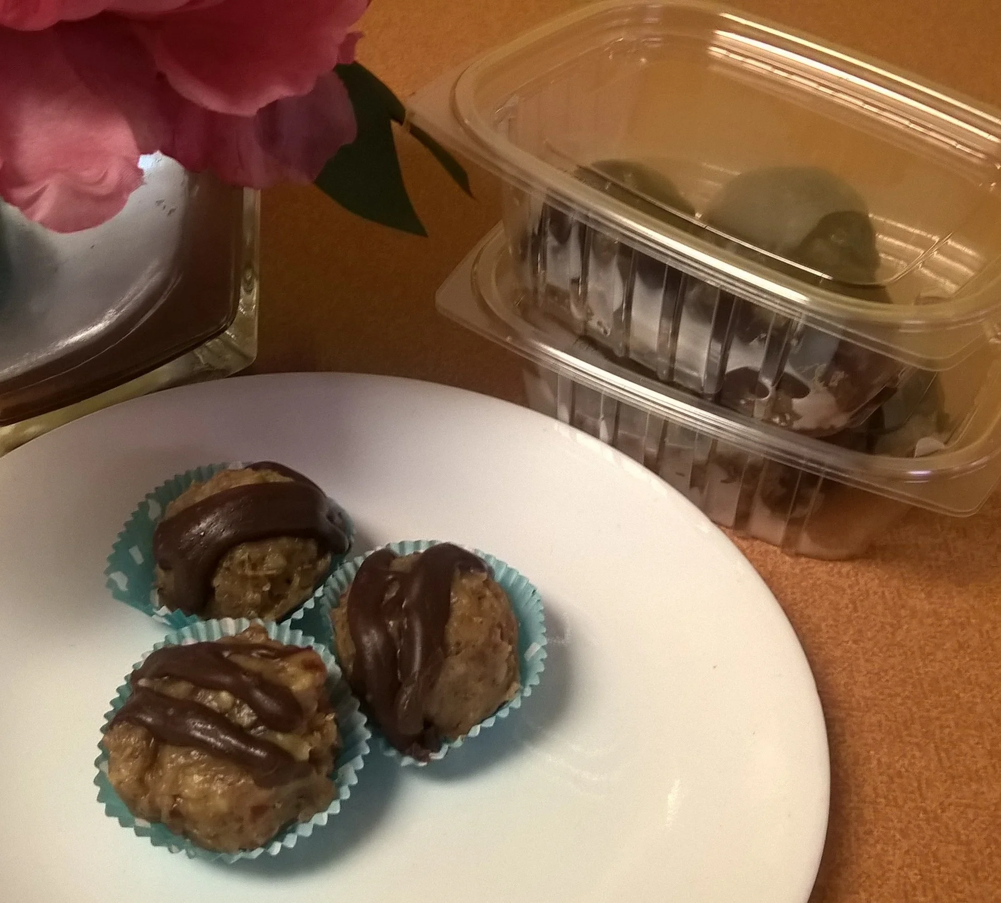 turtles on plate.jpg