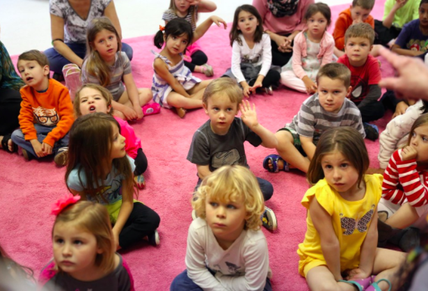 Dokazi, da slovenska stroka zavaja: Necepljeni v tujini gredo lahko v vrtec!