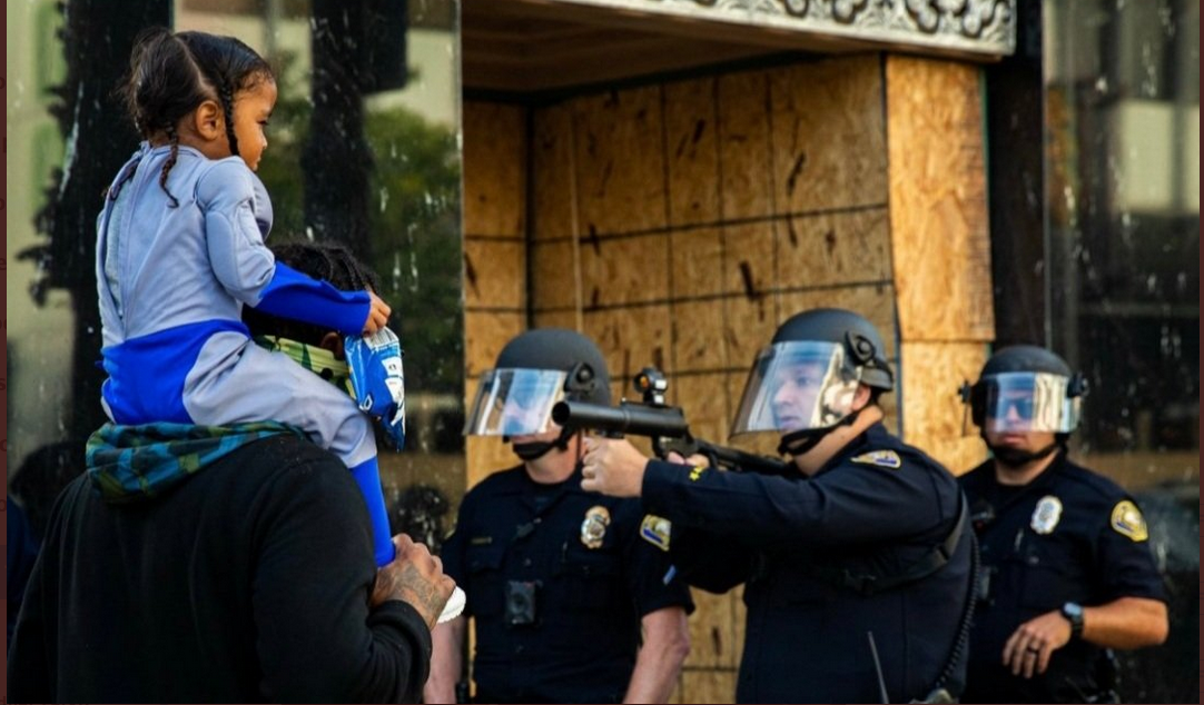 Imperij rasizma: Revolucija d.o.o.