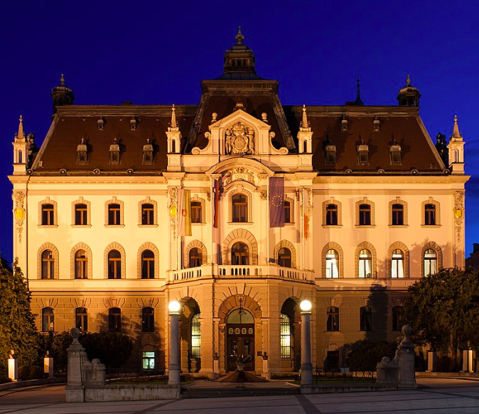 Zaposleni na Univerzi v Ljubljani: »Prisila k cepljenju vodi v kaos in upor«