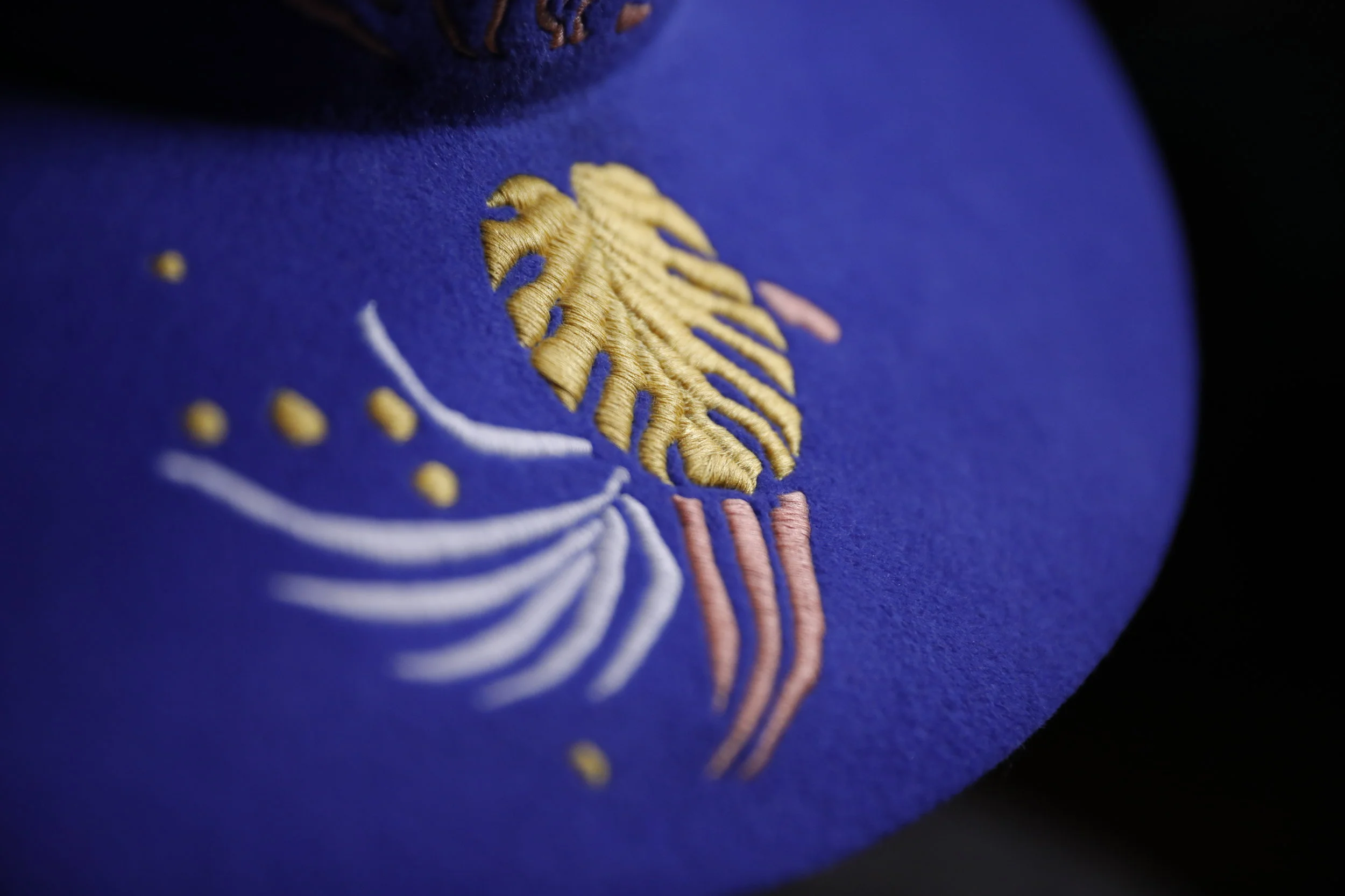 chapeau brodé