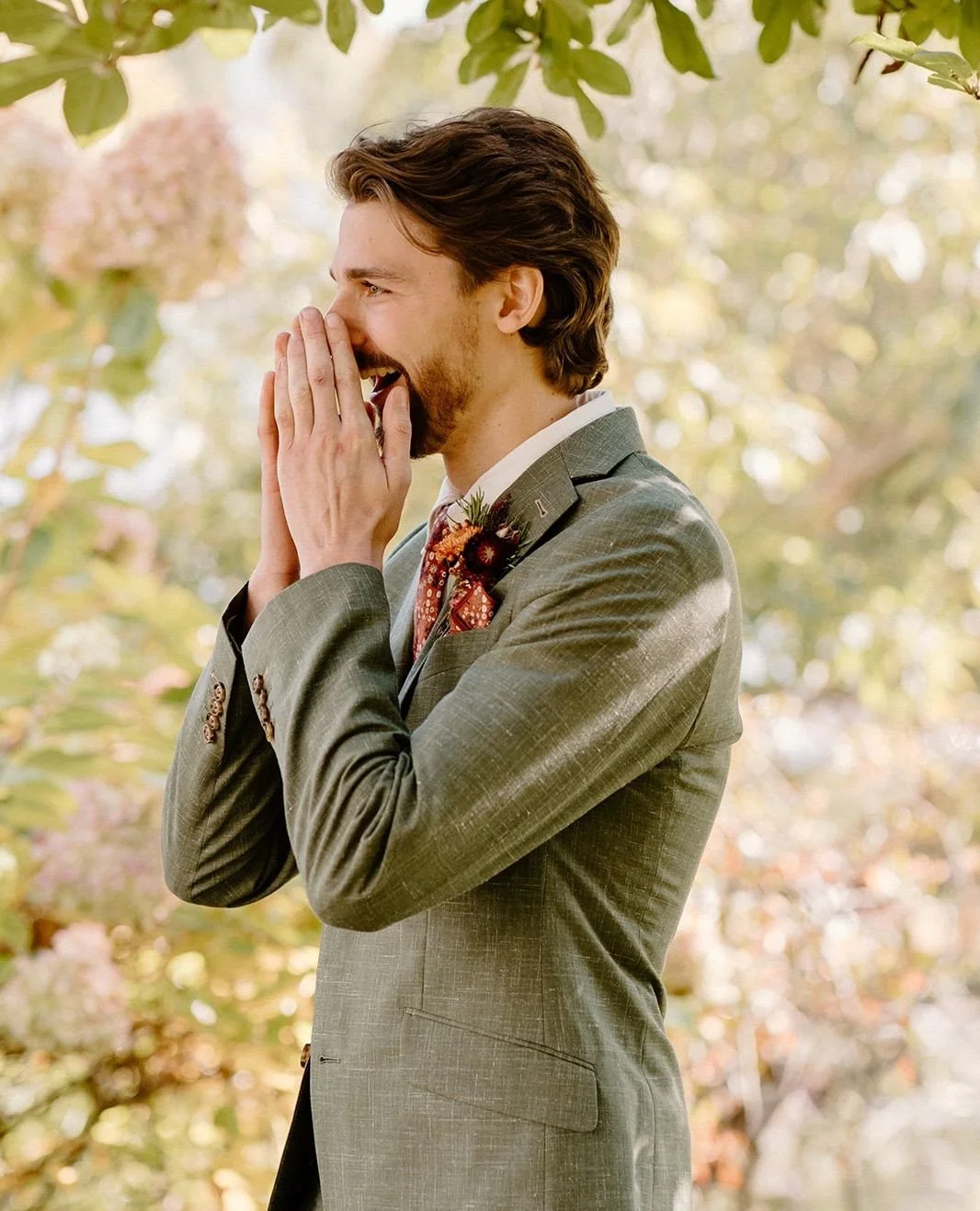 Priceless first look moments from this fall stunner 🧡
E&A
Photographer: @michellekmartinphoto
Planner: @oliveandcoevents
Catering: @fireandco
Musicians: @eastcoastsoul
Floral: @broadturn_farm
Rentals and Decor: @sperry_tents_seacoast @a