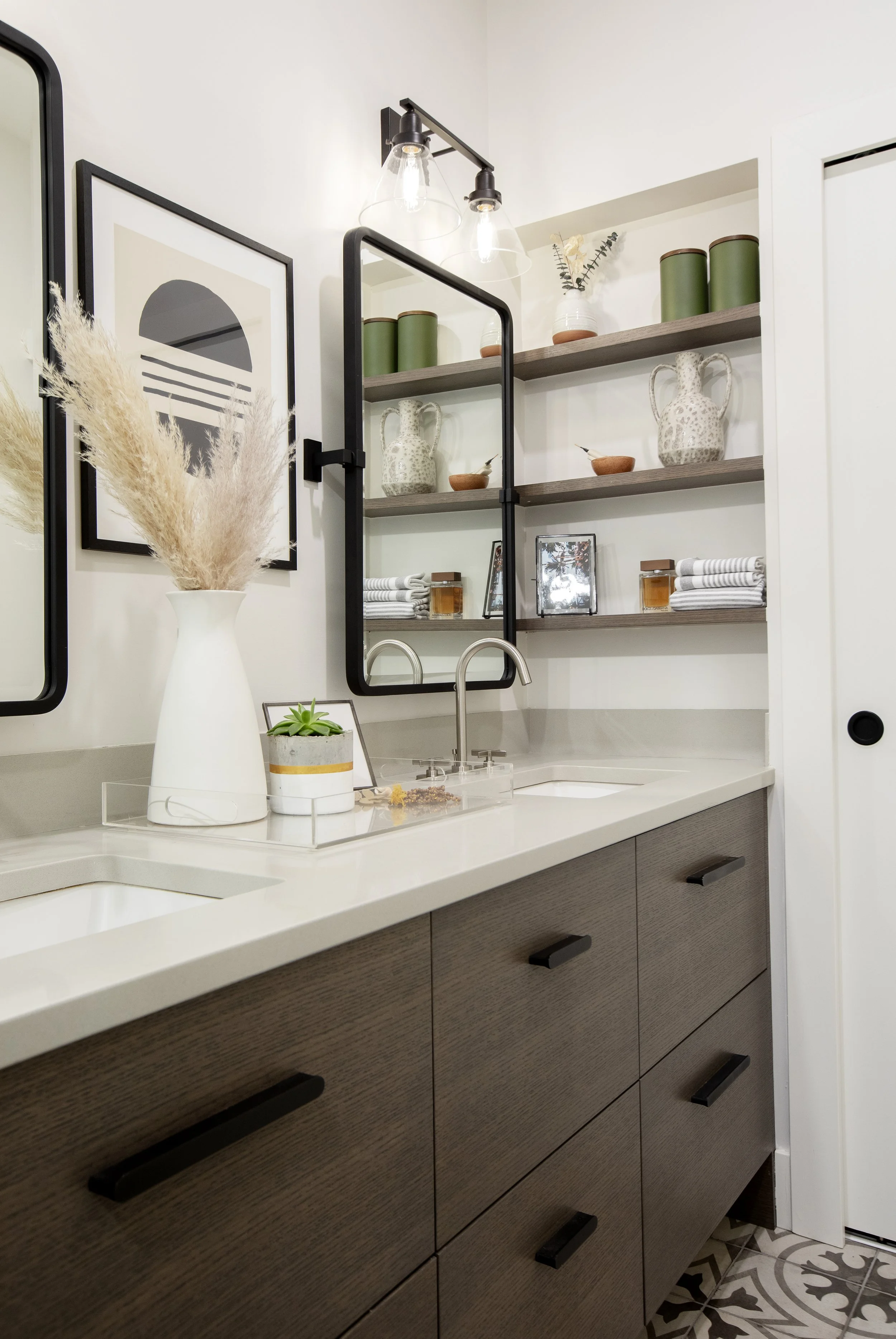 Beachgrove_Cottage_Refresh_2022bath3.jpg