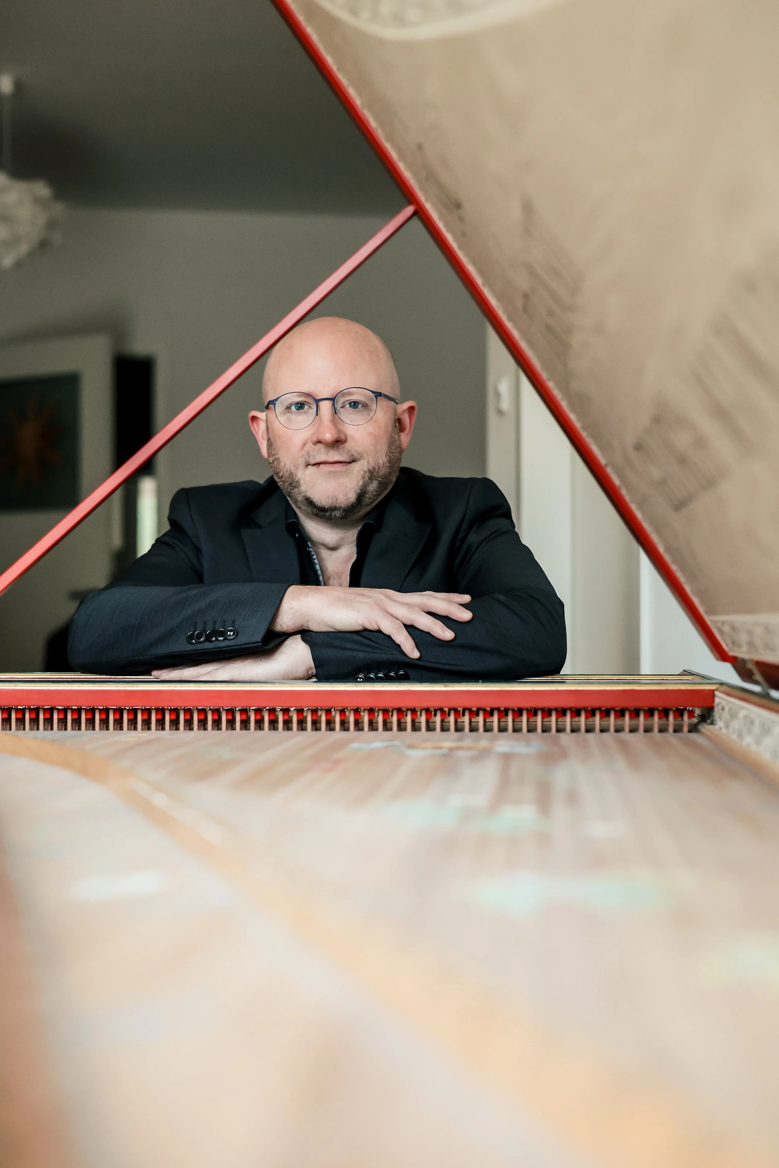 TR Friesen glasses cembalo straight long.jpg