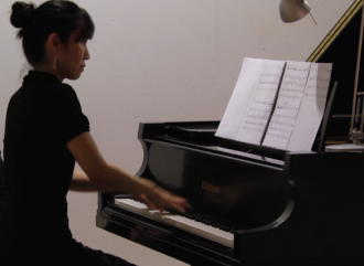Shimmer, Tree / In Memoriam Jonathan Harvey . Kotoka Suzuki, pianist.