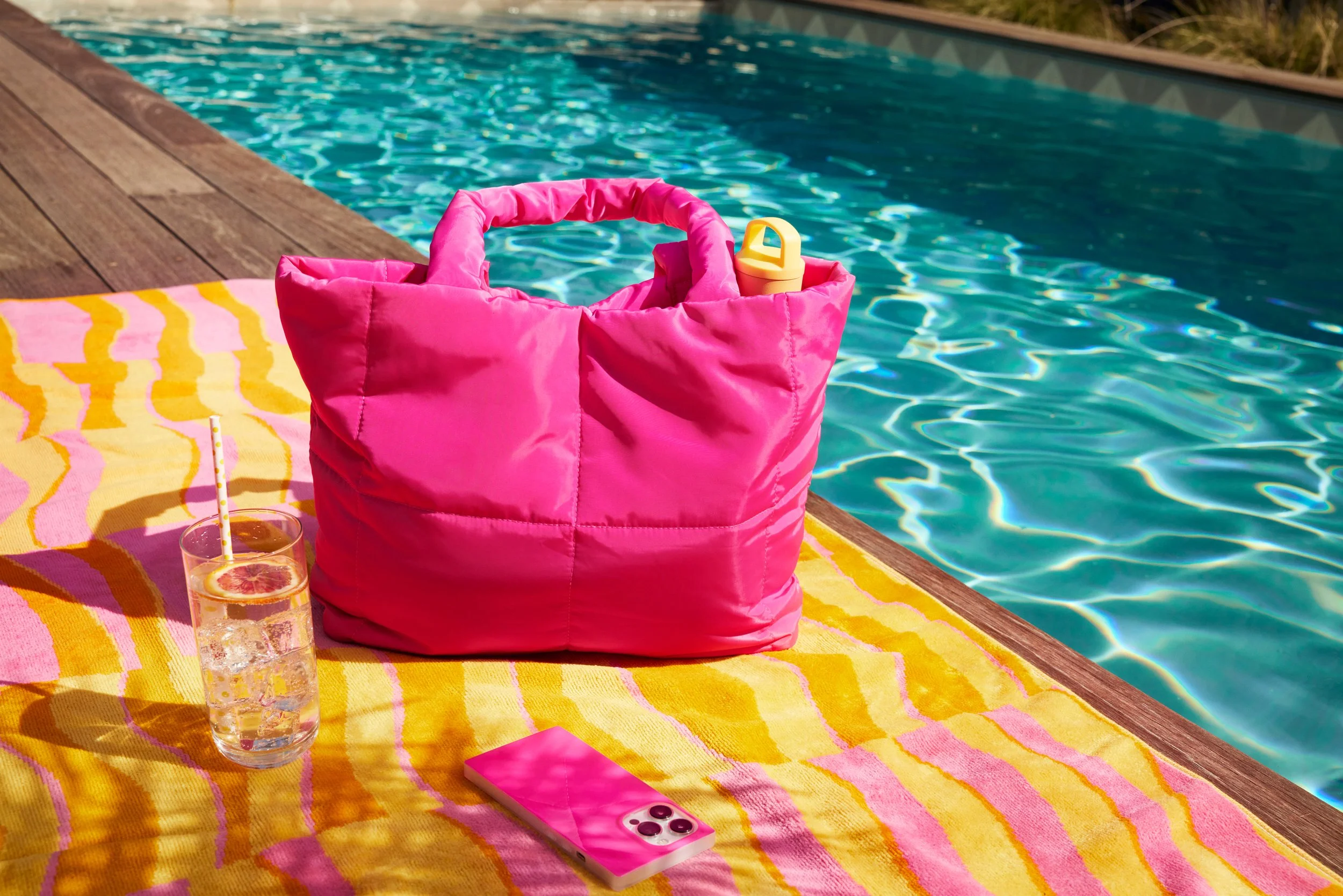 Q22023_Location_Natassia_GWP_Pink_Tote_Sunscreen_7972.jpg