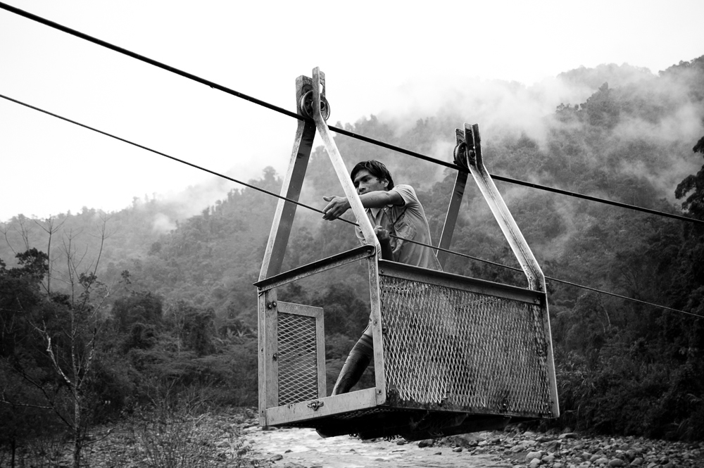 El hombre debe tener una buena relación con la naturaleza y con todo lo que lo rodea, es decir, montañas, ríos, animales, plantas, océanos y todos los demás elementos.