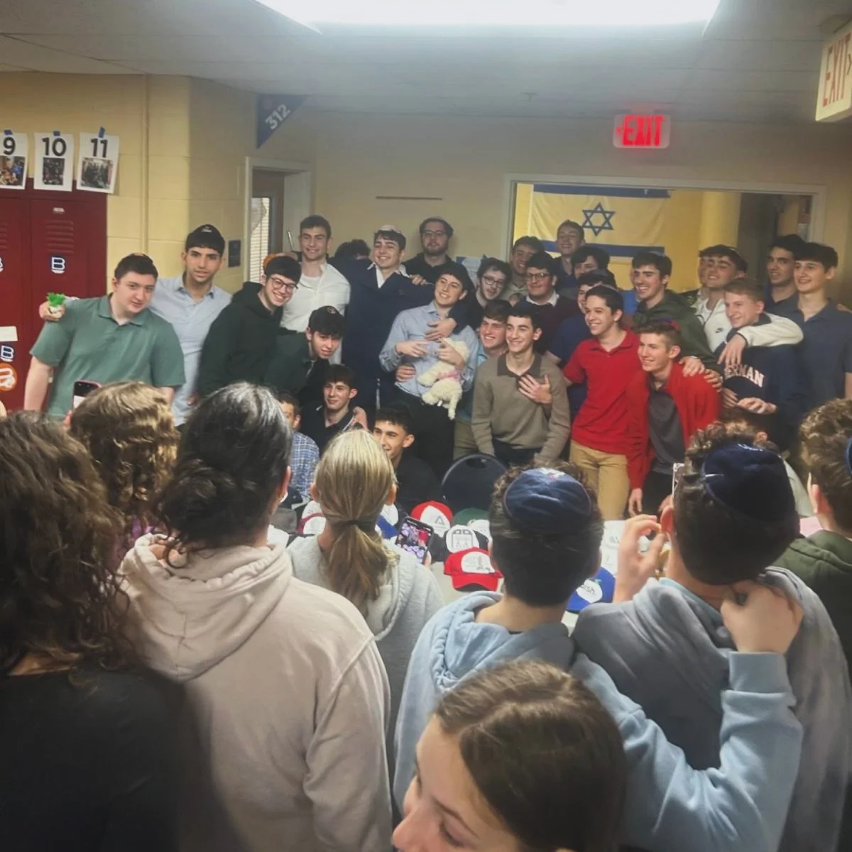 Yeshiva Signing Day 🇮🇱

Sulam seniors gathered to announce with their @bermanhebrewacademy classmates where they will be studying in Israel next year and celebrated this exciting milestone together.

At Sulam, we support students as they grow, buil