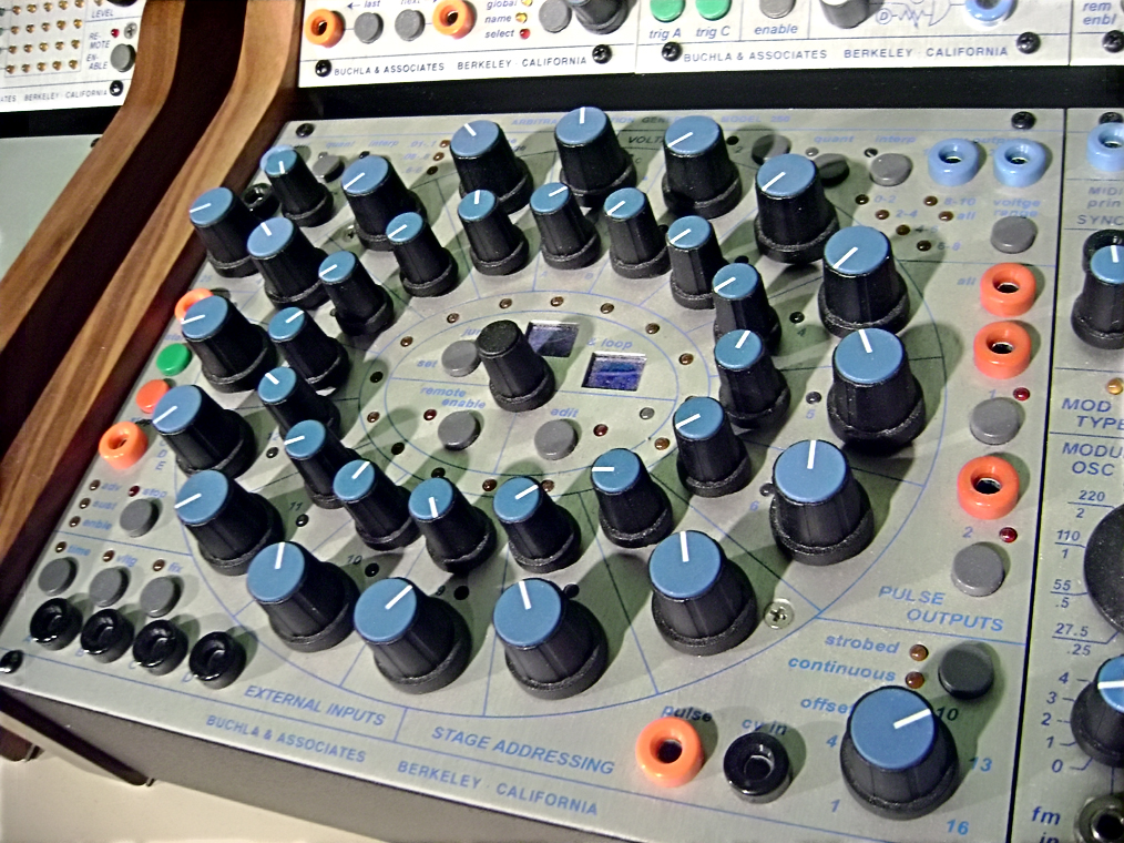 Buchla_250e_Arbitrary_Function_Generator.jpg