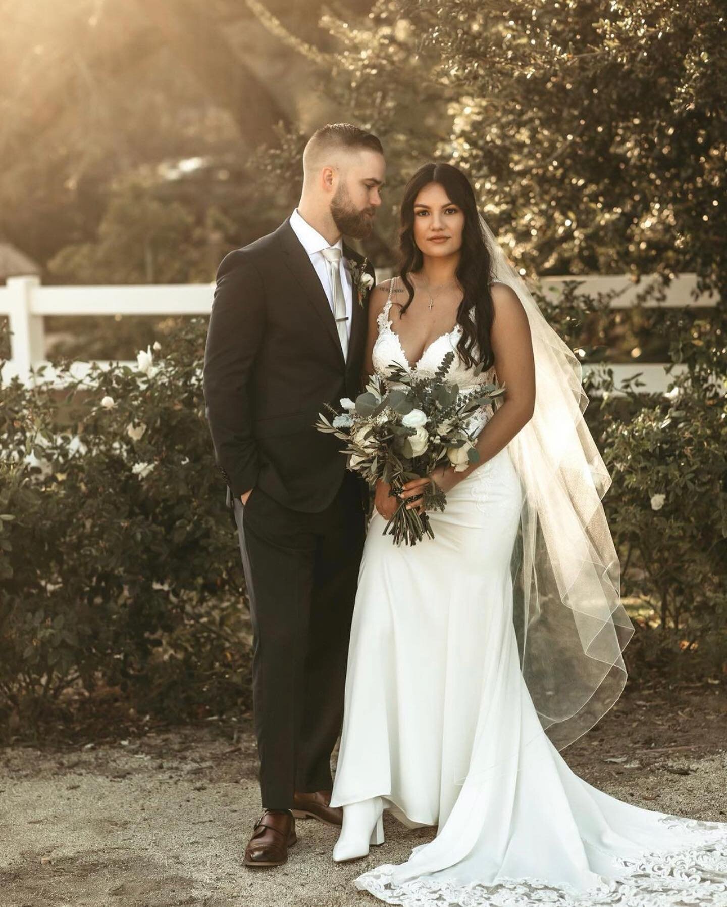 This day was amazing and so was this couple! So blessed to get to do what I love to do! 
Photo magic by @karlarodphotography 
Floral by @_livelyinteriors 
Venue @winterwhitebarn 
Bride @mija_ave 

#classykayevents #classykaywedding #temeculaweddingco