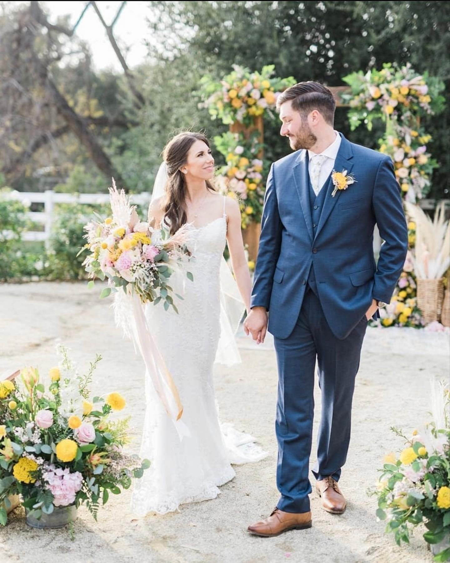 Lost in a world of perfection of early spring vibes with a rustic farmers market feel! 
Photo by @golden_arrow_photo 
Venue @winterwhitebarn 
HMU @salondlm 
Floral @finickyflowers_murrieta 
Dj @djpros 
Coffee @espressochauffeur 
Video @cotopaxifilms
