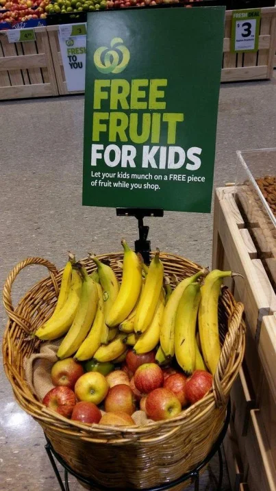 Woolsworth_Free Fruit.jpg