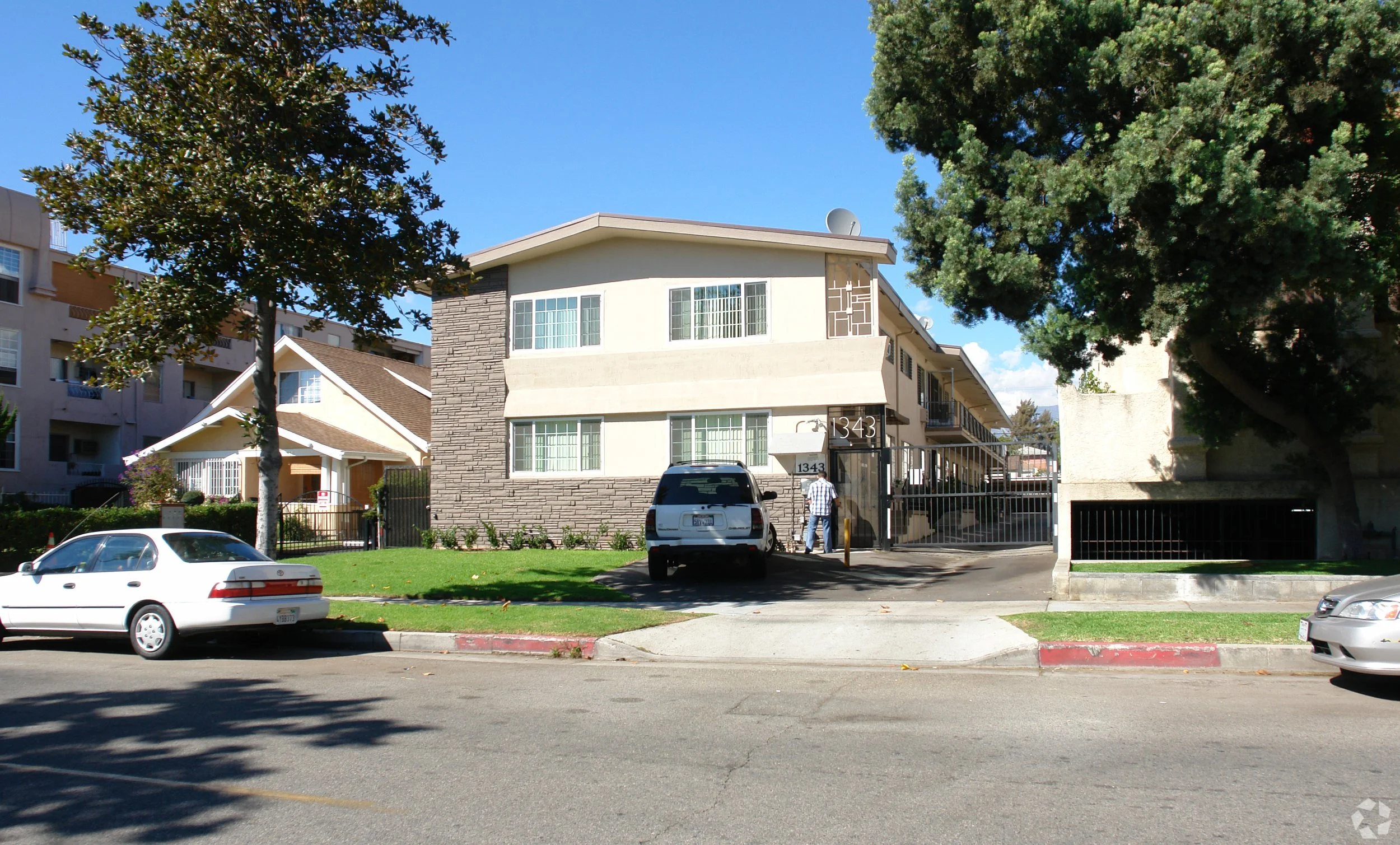 1343 E. Harvard St. Glendale, CA, 91205