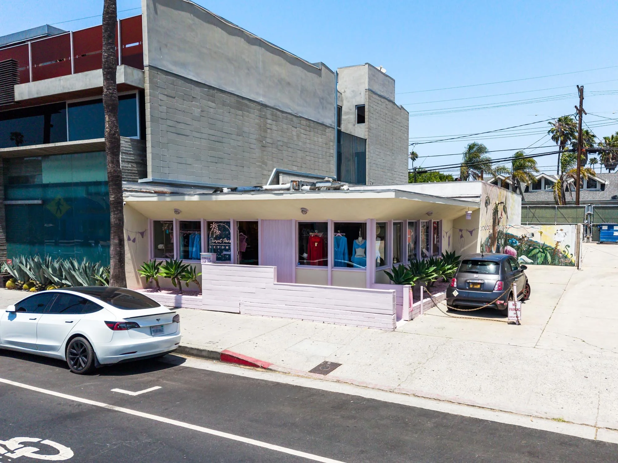 9.3  1315 Abbot Kinney .jpg