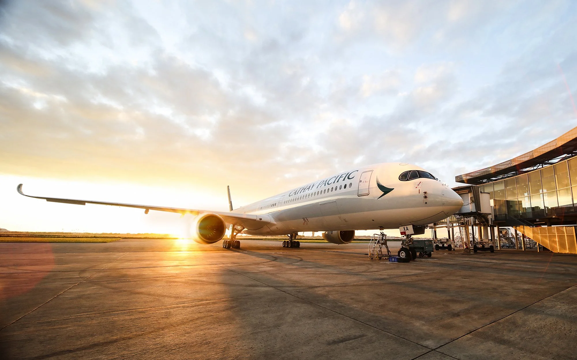 CHIHANN_CATHAY_AVIATION_A3501000.jpg