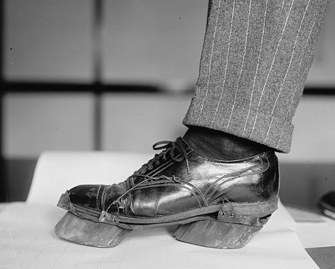 "Cow Shoes" to disguise moonshiners' footprints, 1922