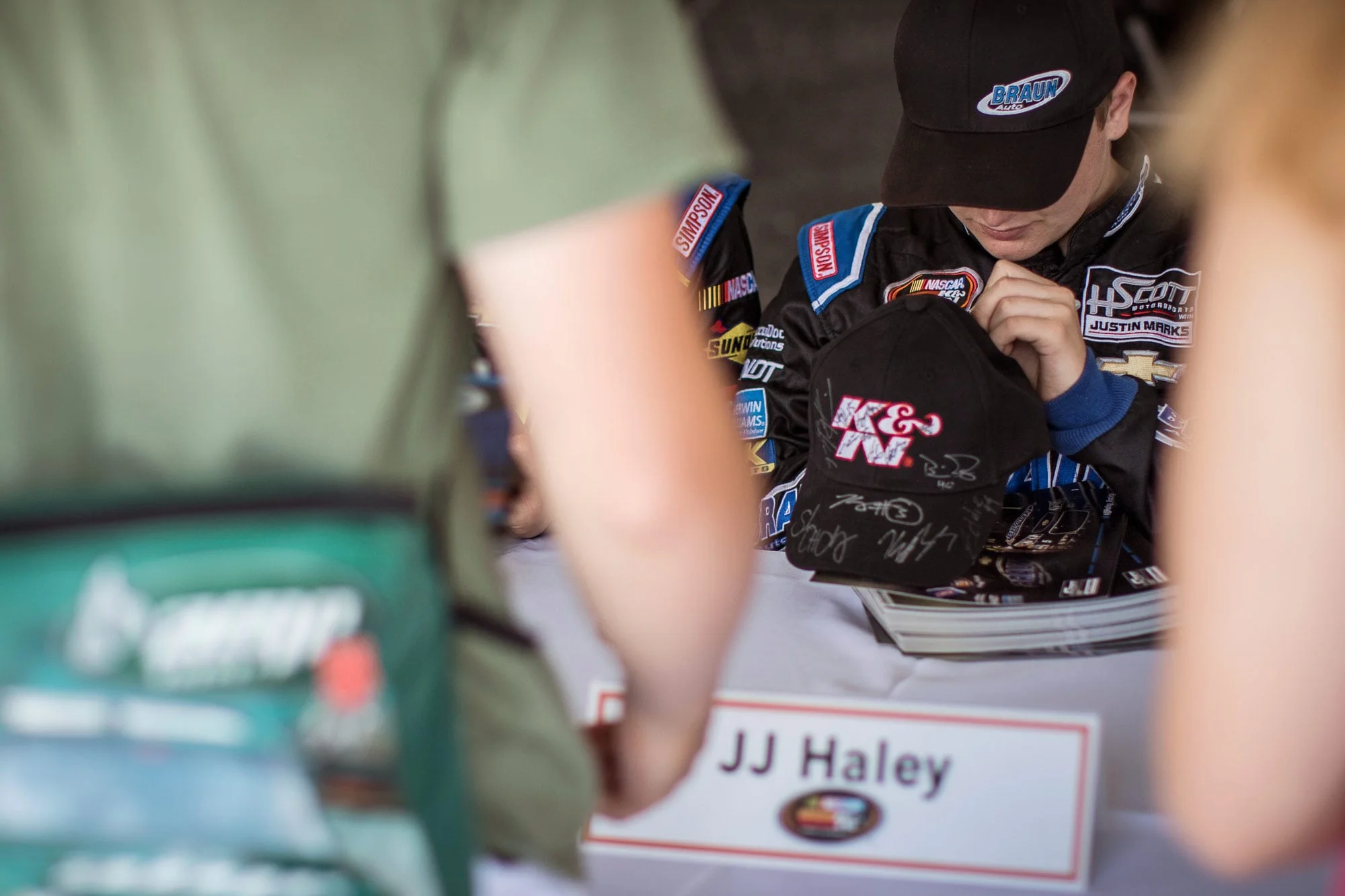 JJHaley_Fans_Raceday_Scheffer.jpg