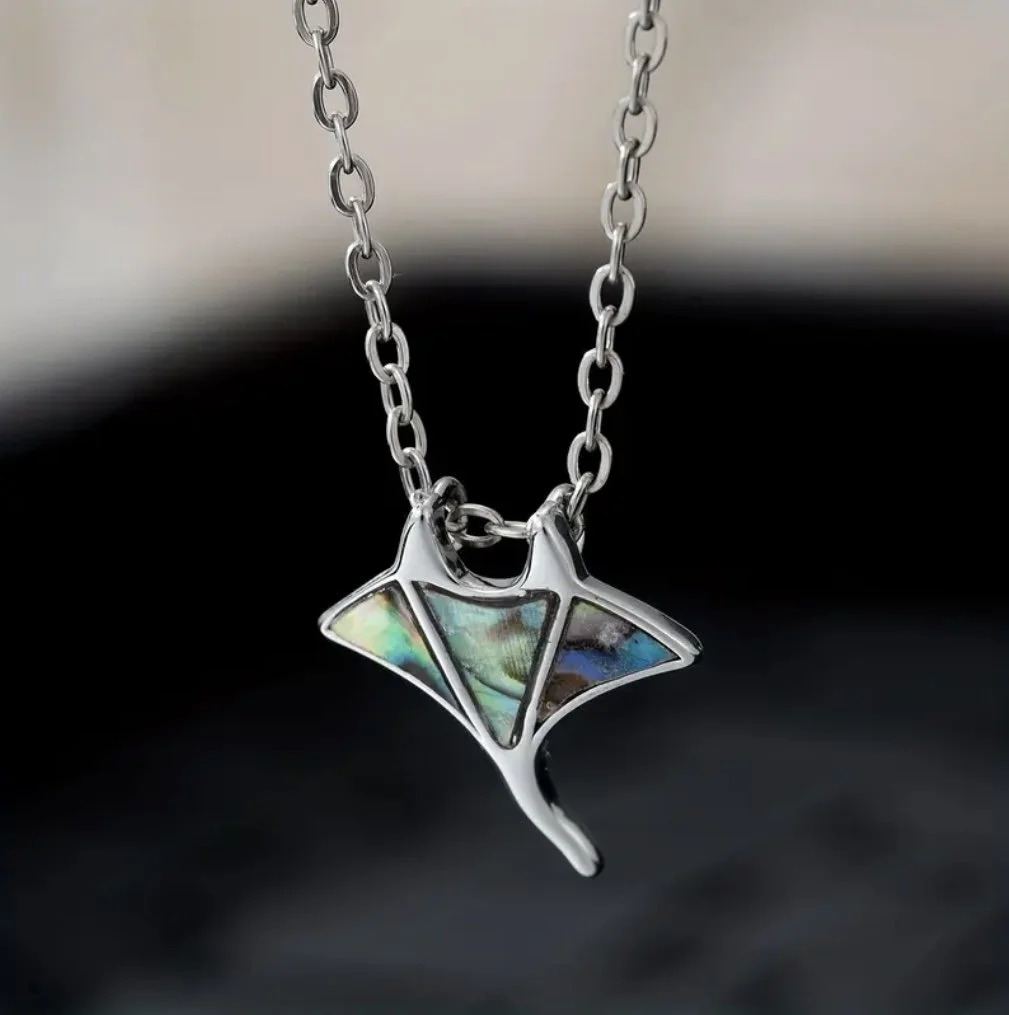 Flaka Stingray necklace