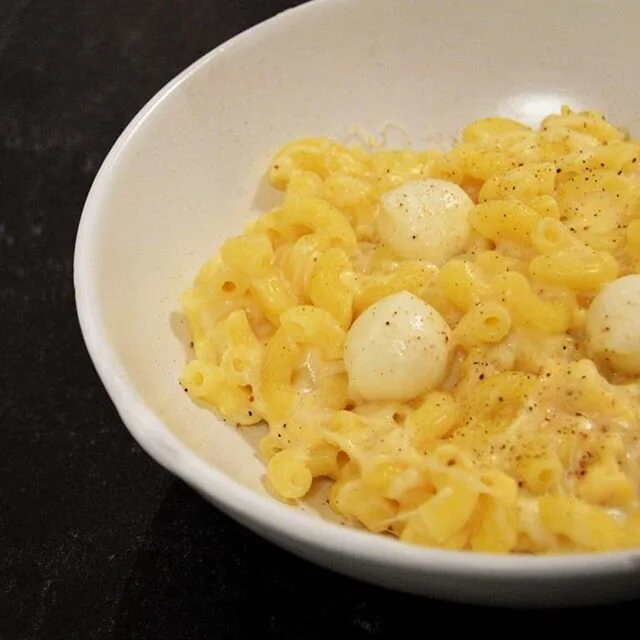 I had no idea when I came up with this mac n cheese recipe that it would become a staple in peoples homes! Even better, everyone adds a little twist to make it their own. Thank you @nadaalyafaei for making my recipe yours. Recipe in comments  #macnch