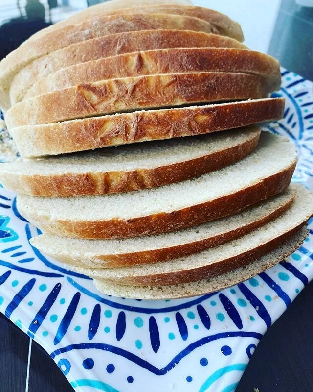 The heavenly aroma of homemade bread ❤️ I used @beccabeachofficial  recipe with half the sugar #socialdistancing #baking #homemadebread #quarantinebaking #bread #breadmaking