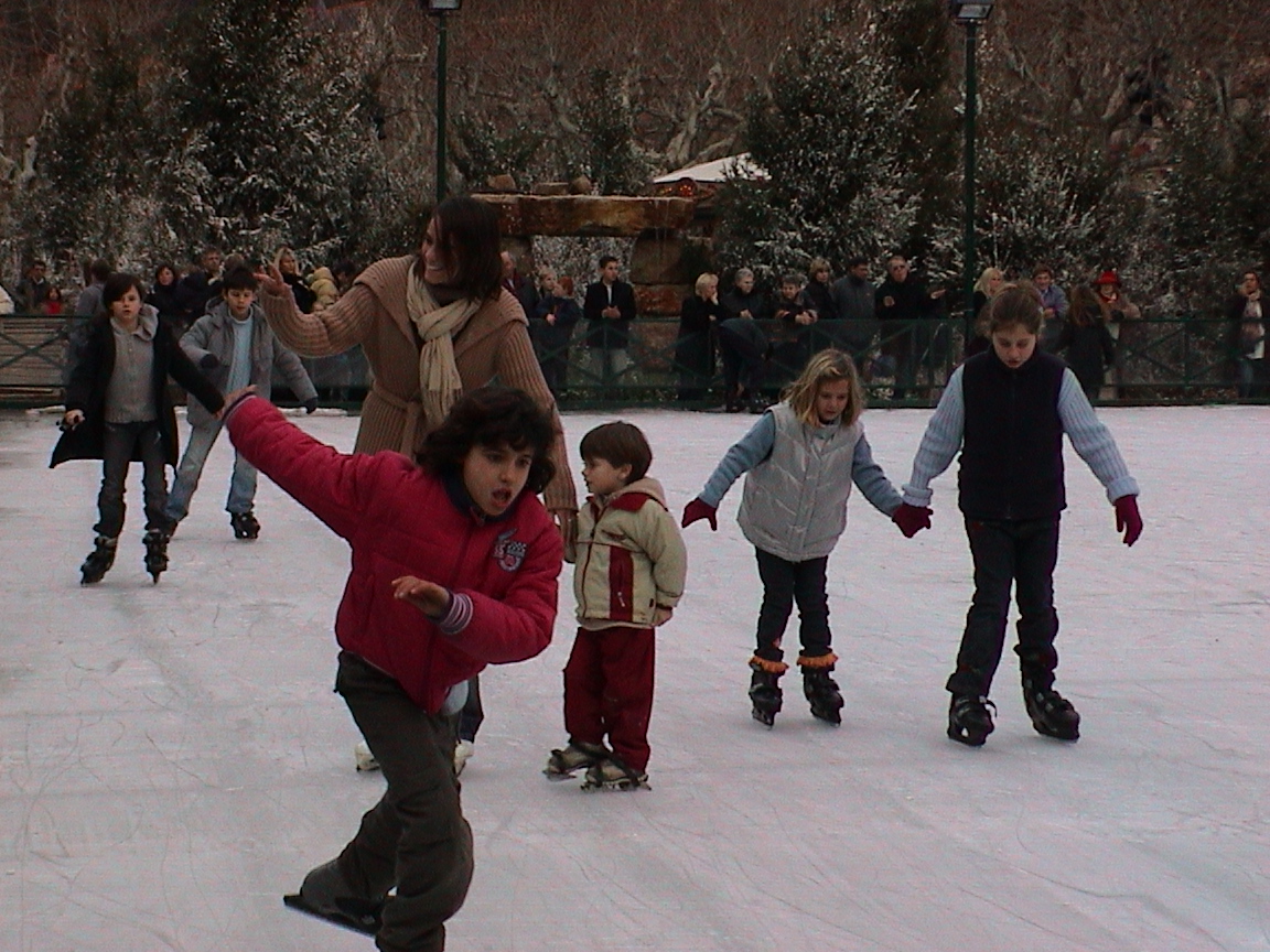 Ice Skating over Christmas in St Tropez !
