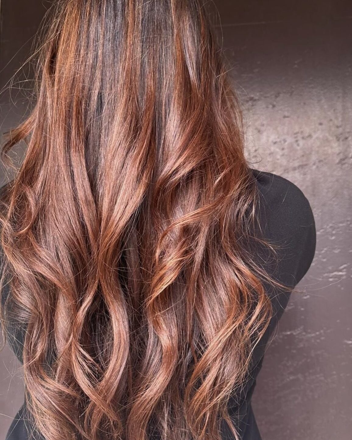 Magnifique balayage, sign&eacute; Gok 🔥

#19thavenue #shinebright #haircolour #haicare #hairdresser #geneva #colourexpert #instahair #beautytreatment #gorgeoushair #hairstyle #balayage #geneve