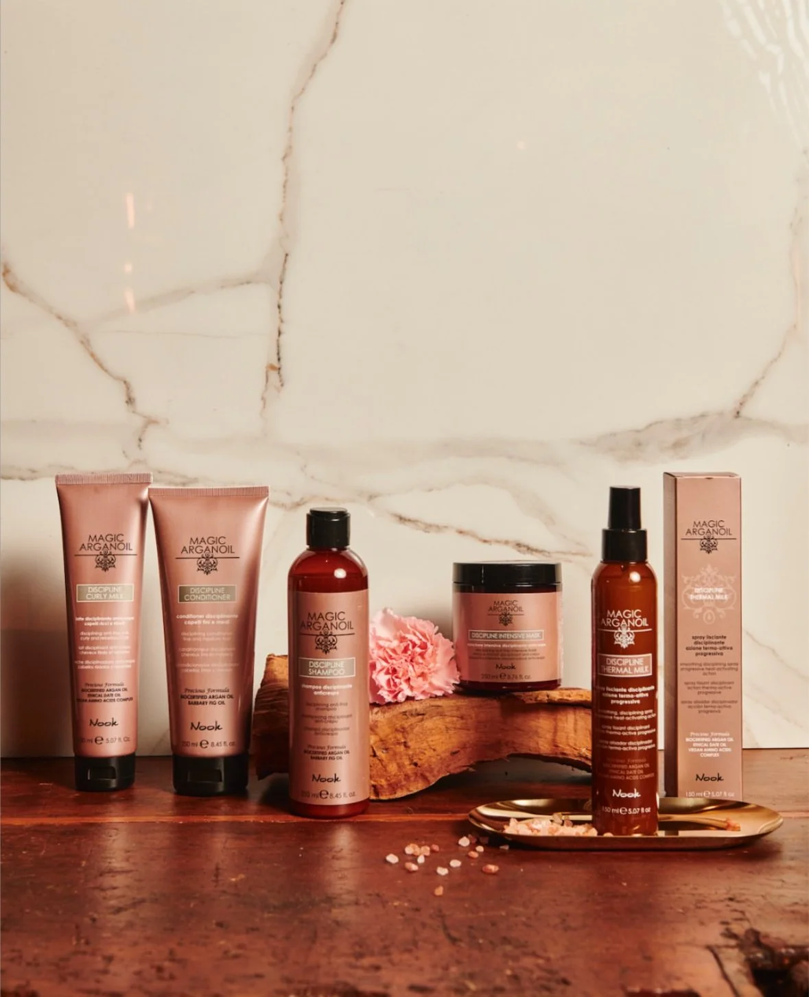 Sublimez vos cheveux avec la gamme Magic Arganoil de Nook, disponible dans nos 3 salons de coiffure &agrave; Gen&egrave;ve ! 

Formul&eacute;s &agrave; base d&rsquo;huile d&rsquo;argan biocertifi&eacute;e, d&rsquo;huiles v&eacute;g&eacute;tales pr&ea