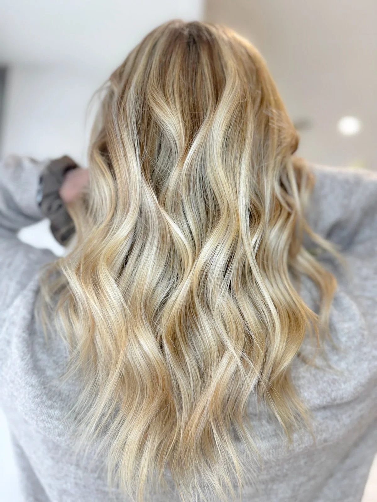 Magnifique balayage + wavy par Gok ✨

19th Avenue coiffure Eaux-vives 

📲 Appelez-nous ou prenez rdv en ligne d&egrave;s maintenant ! 

📍Rue Fran&ccedil;ois-Versonnex 19 / +41 22 736 48 56

#19thavenue #coiffeurgeneve #coiffeurgen&egrave;ve #salond